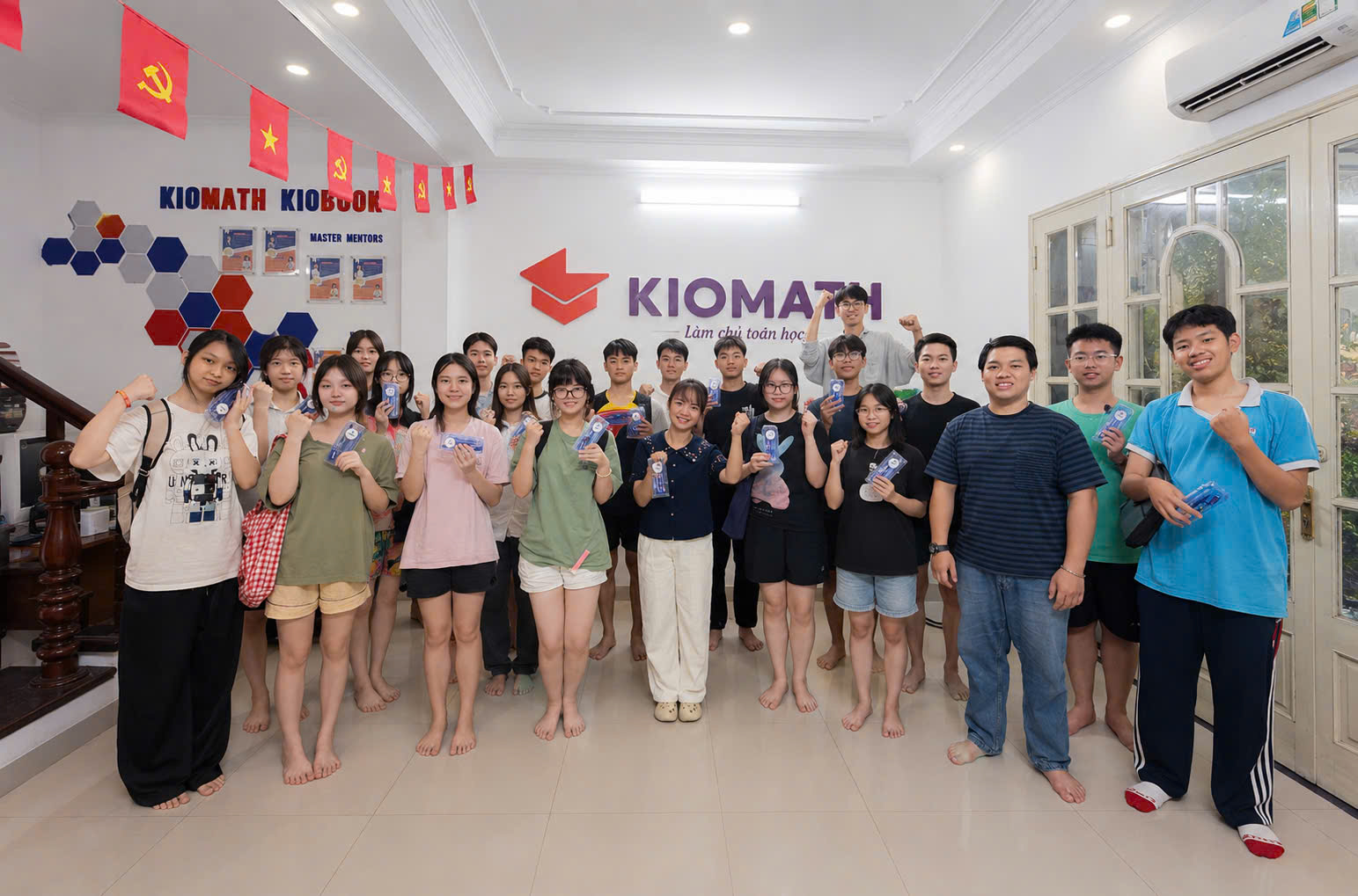 VINH DANH HỌC SINH KioMath ĐẠT THÀNH TÍCH TỐT TRONG KỲ THI VÀO LỚP 10 HÀ NỘI