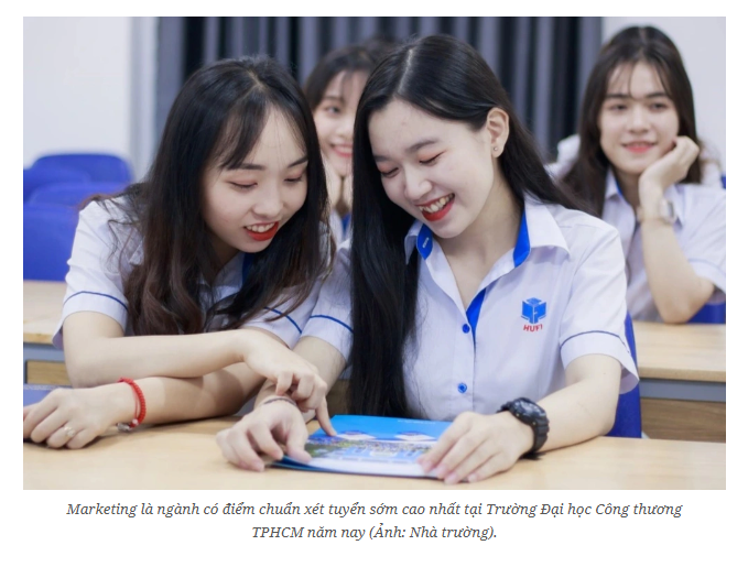 NGÀNH DẪN ĐẦU TRONG NHÓM BỊ NÓI "VÔ DỤNG" CÓ ĐIỂM CHUẨN CAO CHÓT VÓT