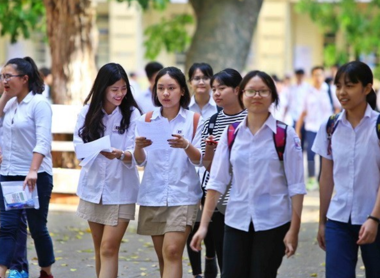 THÍ SINH ĐỖ VÀO LỚP 10 CẦN CẨN TRỌNG KHI LỰA CHỌN TỔ HỢP